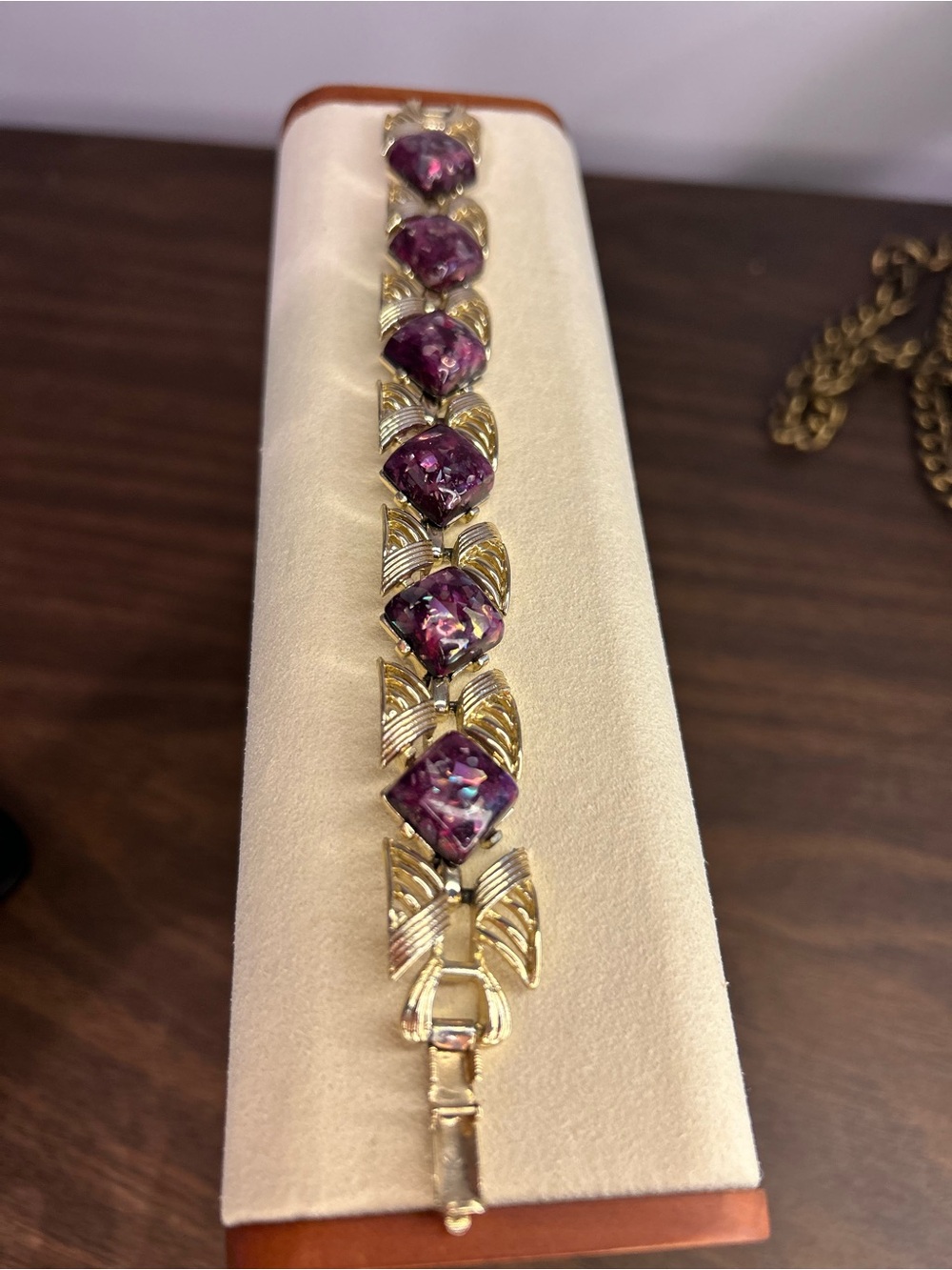 Vintage Coro Gold Tone Bracelet Purple Lucite Geometric Art Deco Style - Picture 4 of 7